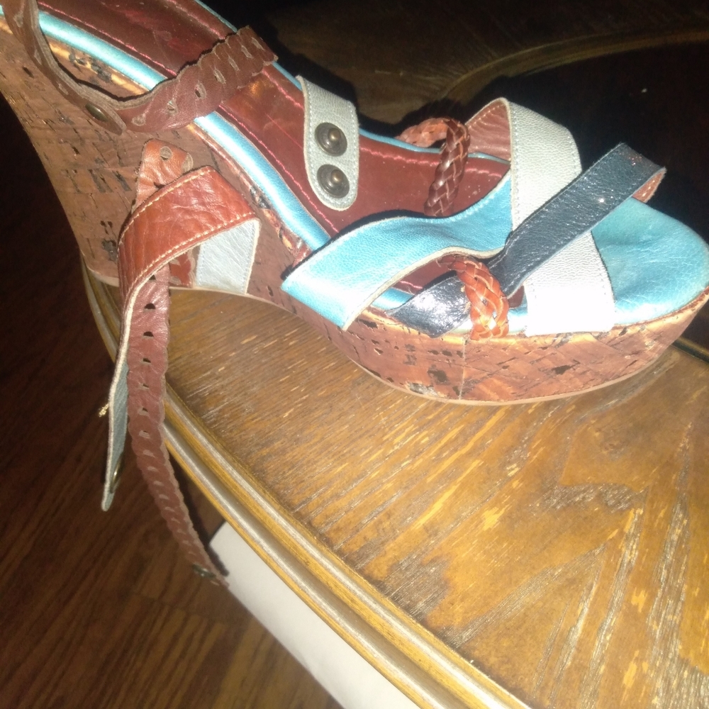 Sandals - Picture 2 of 2